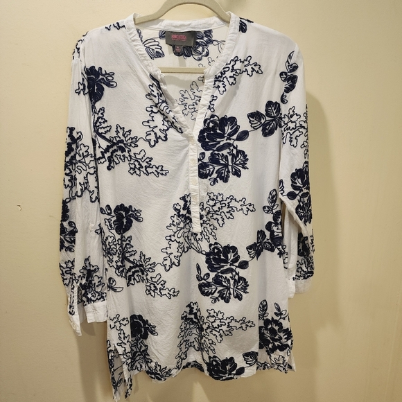 FORCYNTHIA Beachwear white and Navy Blue Embroidered Roll Up Sleeves top XL - Picture 1 of 11